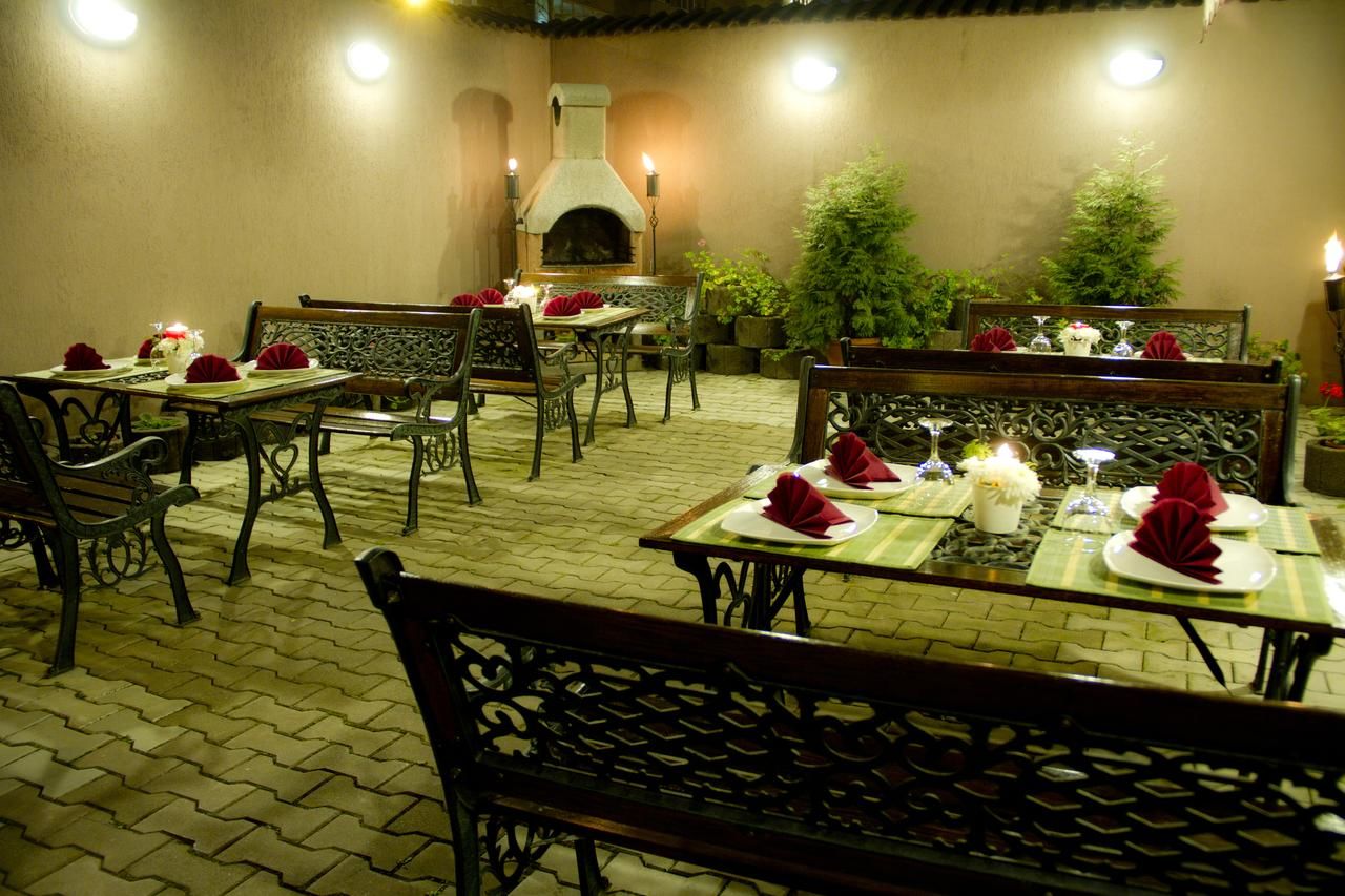 Отель Hotel Gema Брашов-5