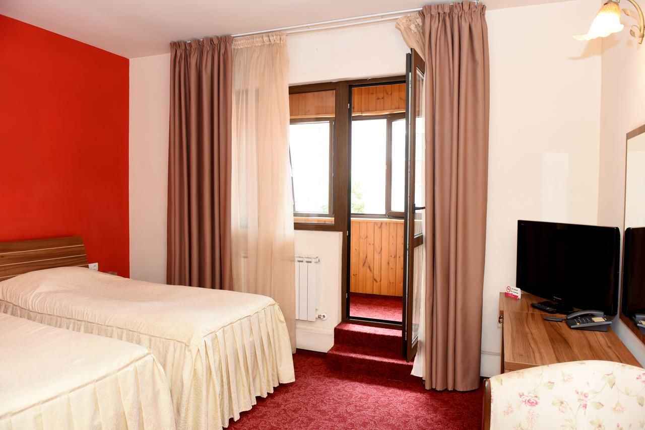 Отель Hotel Gema Брашов-28