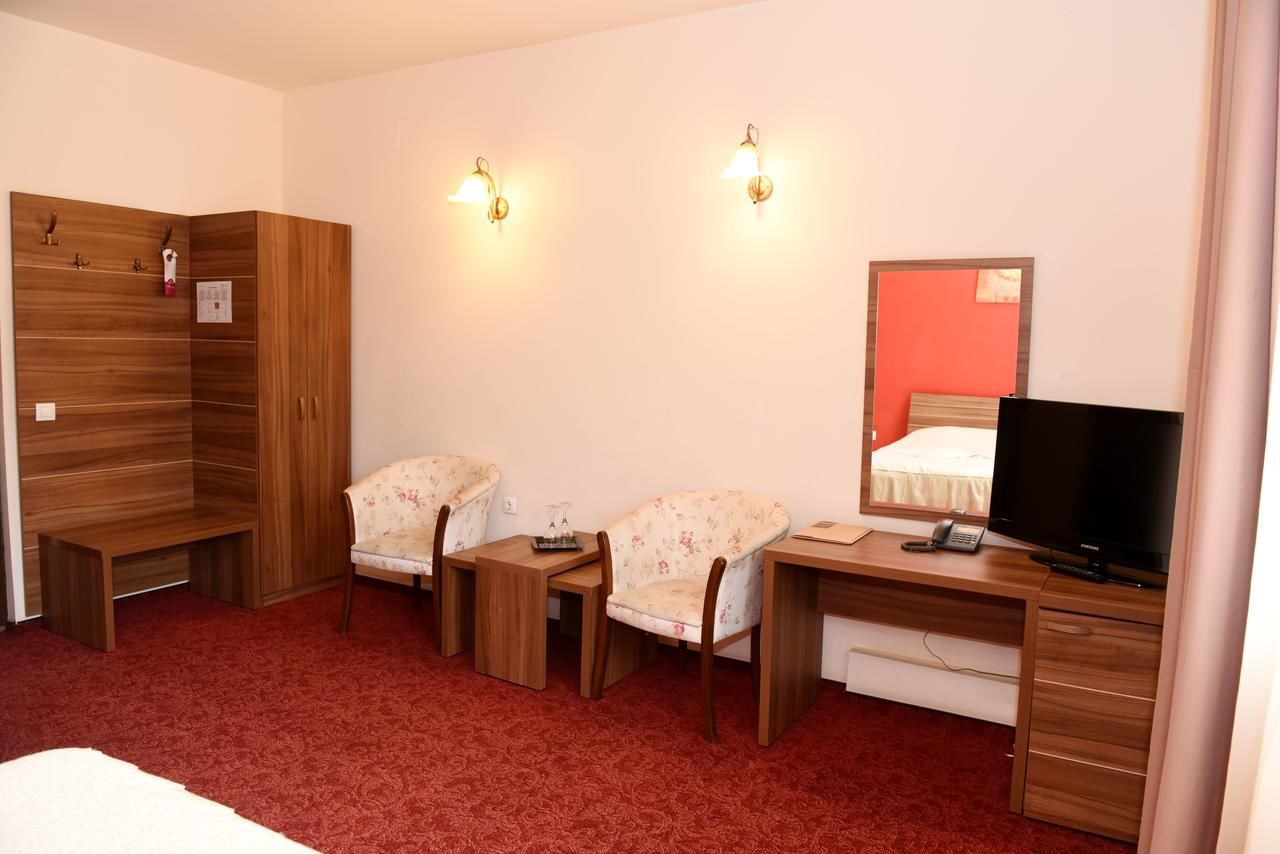 Отель Hotel Gema Брашов-31